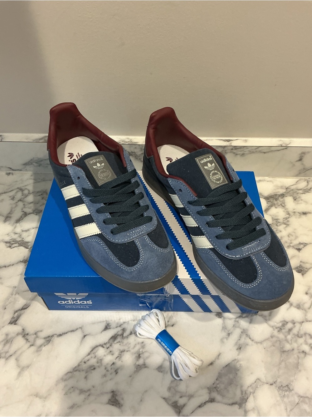 adidas Blue Suede Gazelle Sneakers with White Stripes and Maroon Heel Men 9.5 - Picture 2 of 5